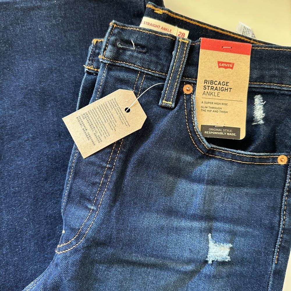 Levi's Ribcage Straight Ankle Jeans